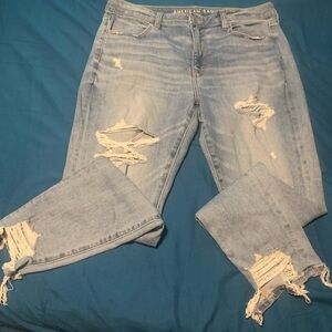 These American Eagle jeans, size 12, are in excellent condition.